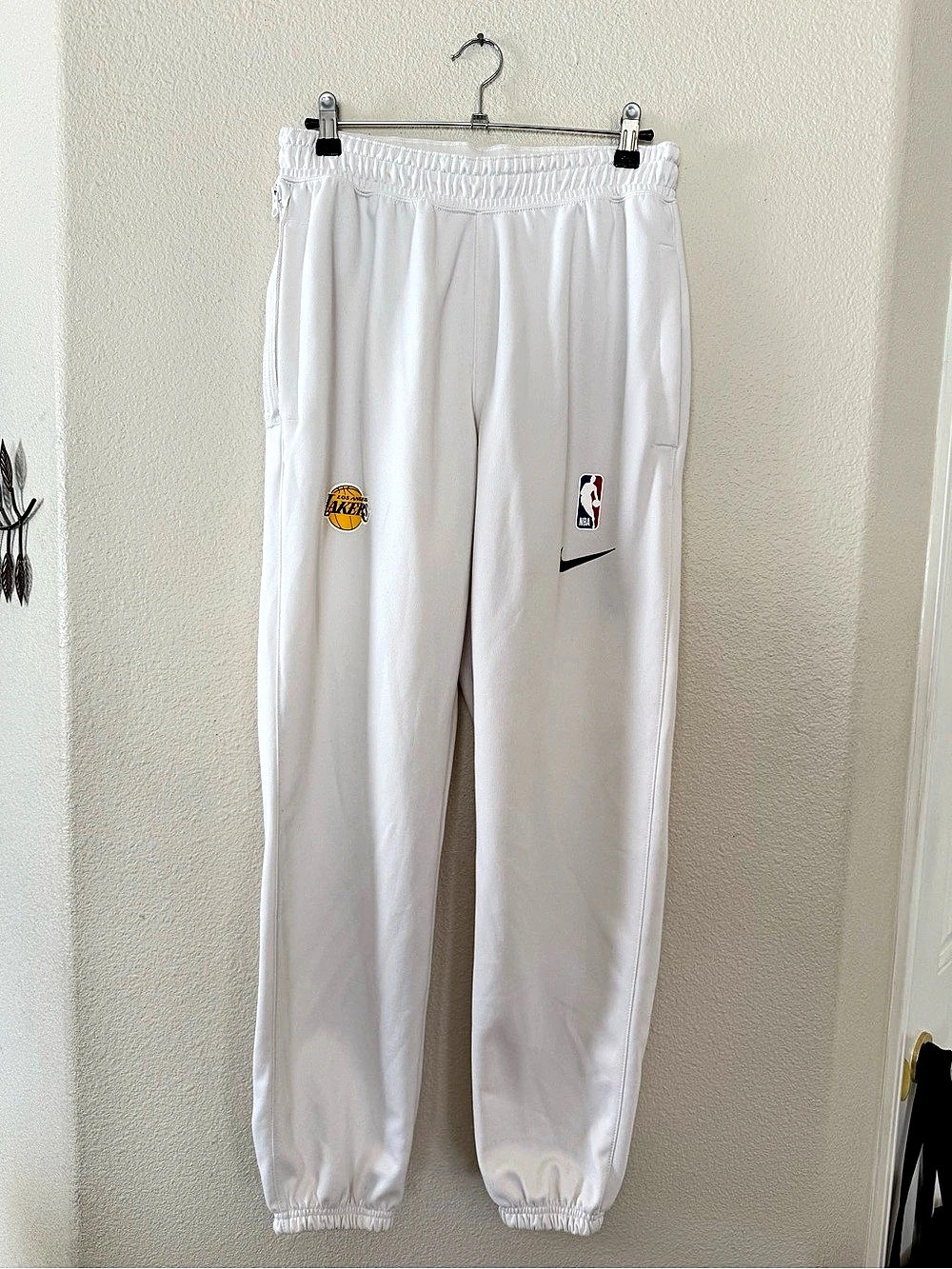 Nike Lakers NBA Joggers in White Size M